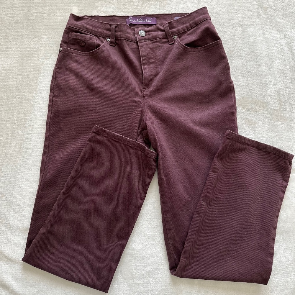Gloria Vanderbilt Maroon Amanda Jeans Size 8 Short